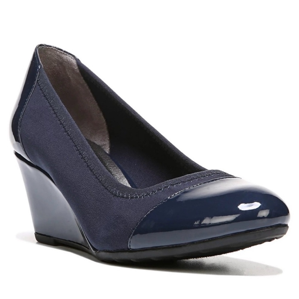 Size 10 women’s Life Stride navy wedge NEW in box
